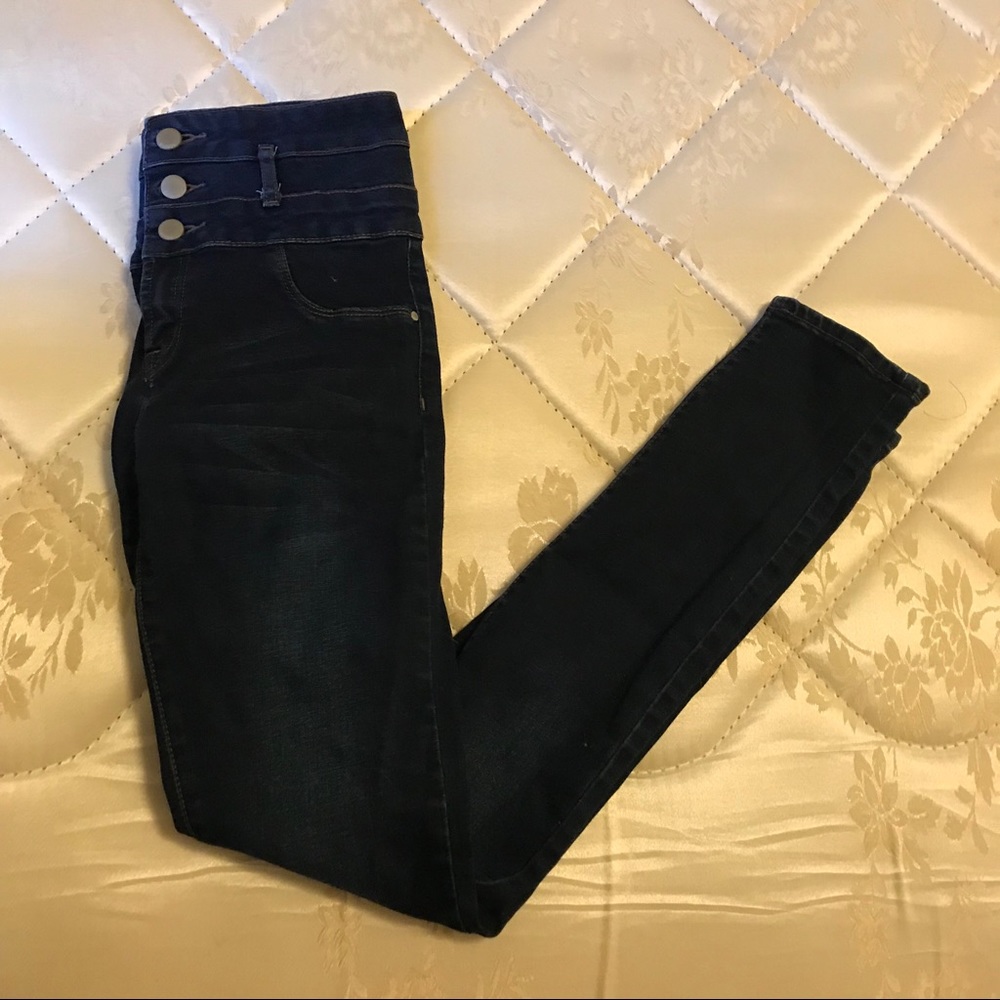 High Waisted Jeans